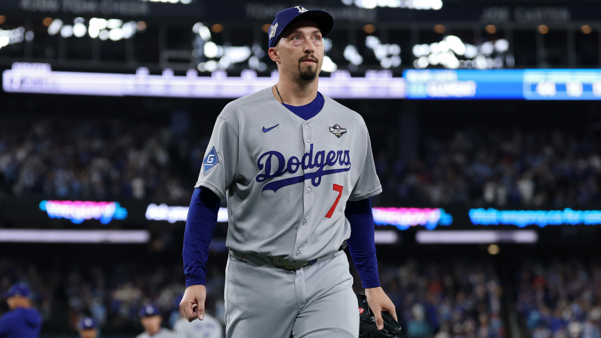 https://sportshub.cbsistatic.com/i/r/2025/10/25/079ae88b-2576-4289-9bec-35dd7950d8ac/thumbnail/1200x675/214c4920f7faeb52711d4dff82add0ee/blake-snell-world-series-getty.png