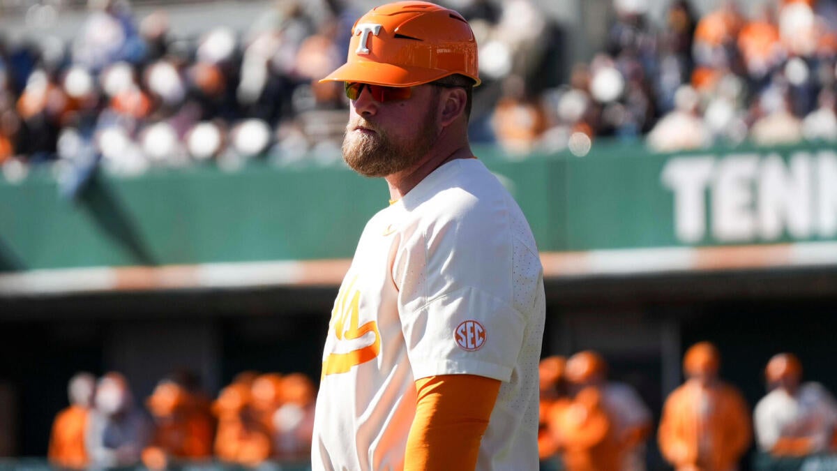 Tennessee promotes Josh Elander to baseball coach, filling vacancy left by Tony Vitello
