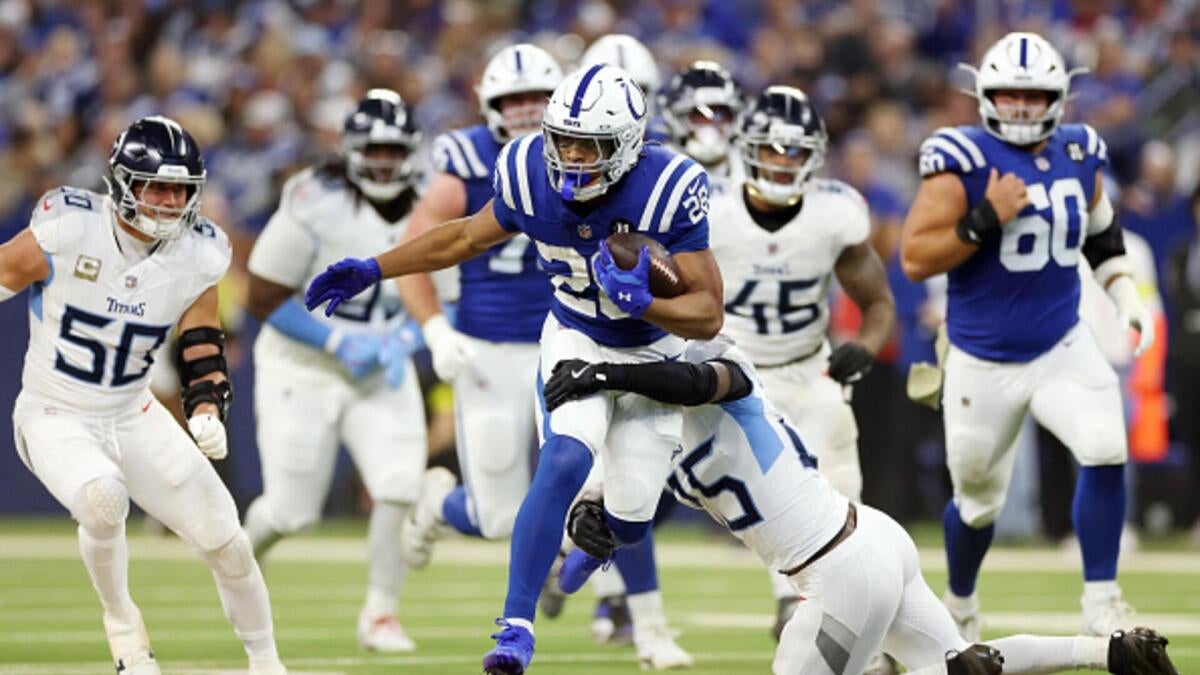 https://sportshub.cbsistatic.com/i/r/2025/10/26/252bd36c-f625-44e8-846f-c434517c1c95/thumbnail/1200x675/b717fb35d15d5d2f5b3a84596d4d0841/taylorweek8.jpg