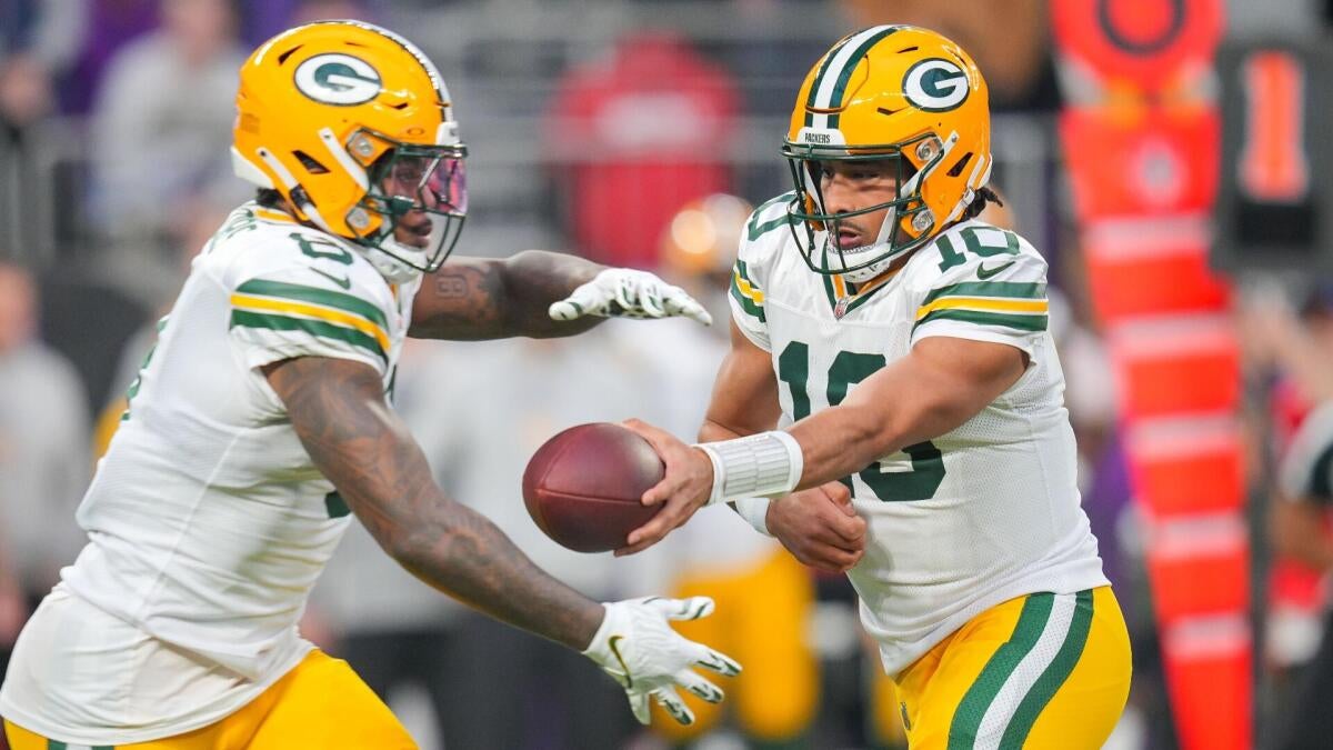 https://sportshub.cbsistatic.com/i/r/2025/10/26/a1c303f9-0cd4-4c10-b70f-6f32cf4f2e30/thumbnail/1200x675/f45c6dd0f09e800ba982d2b3f193f35e/jordan-love-josh-jacobs-packers.jpg