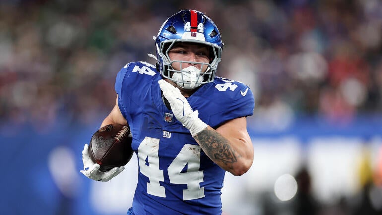 Cam Skattebo, running back dos New York Giants, durante a partida contra o Philadelphia Eagles.