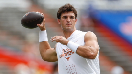 Ко је Текас КБ Маттхев Цалдвелл? Како ће напад Лонгхорнса изгледати ако Арцх Маннинг буде недоступан