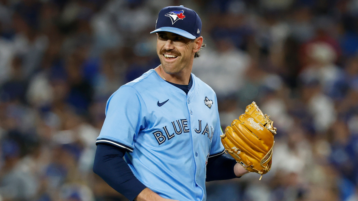 Blue Jays’ deadline pickup Shane Bieber picks up Toronto in World Sequence Recreation 4 Blue Jays’ deadline pickup Shane Bieber picks up Toronto in World Sequence Recreation 4