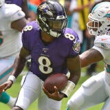 lamar-jackson-ravens-vs-dolphins-g.jpg