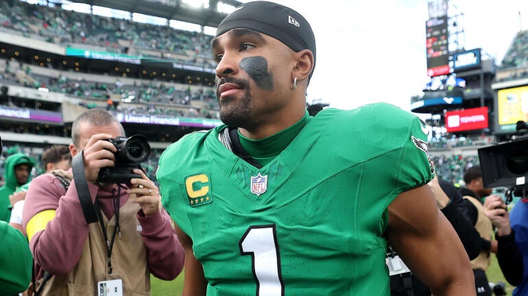jalen-hurts-eagles-g.jpg