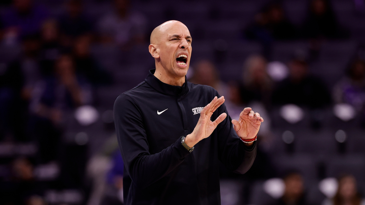 'At 55, I would've showed you better than that.' Kings coach Doug Christie rants after another blowout loss