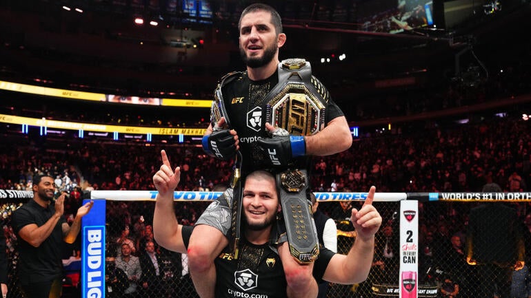 islam-khabib-celebrate-322.jpg