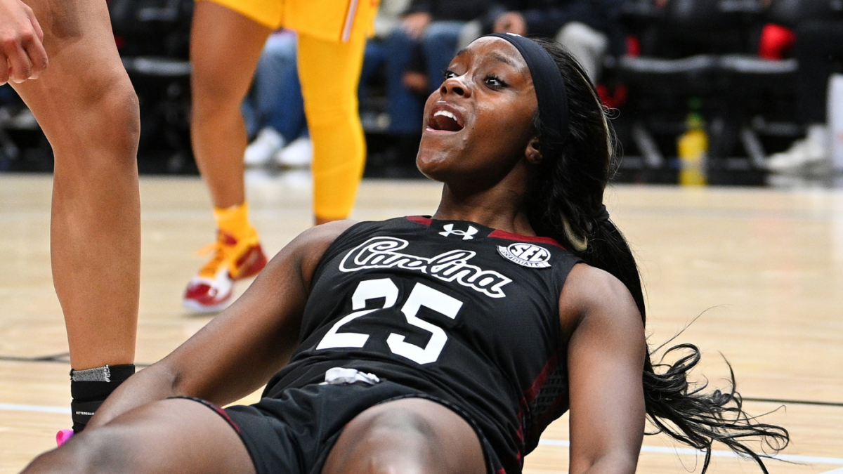Joyce Edwards, Raven Johnson shine as No. 2 South Carolina gets statement early-season win over No. 8 USC