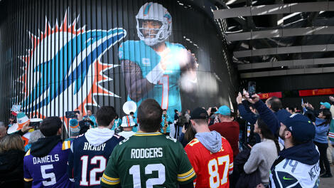 Washington Commanders v Miami Dolphins - NFL 2025