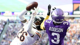 Nahshon Wright, do Bears, presta homenagem ao falecido técnico John Beam com interceptação: 'Isso foi para ele'