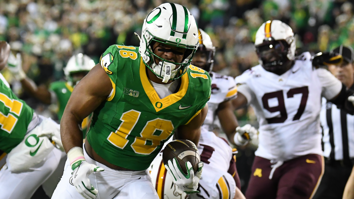 College football odds, picks, predictions: USC vs. Oregon, Pitt vs. Georgia Tech deliver Week 13 playoff buzz