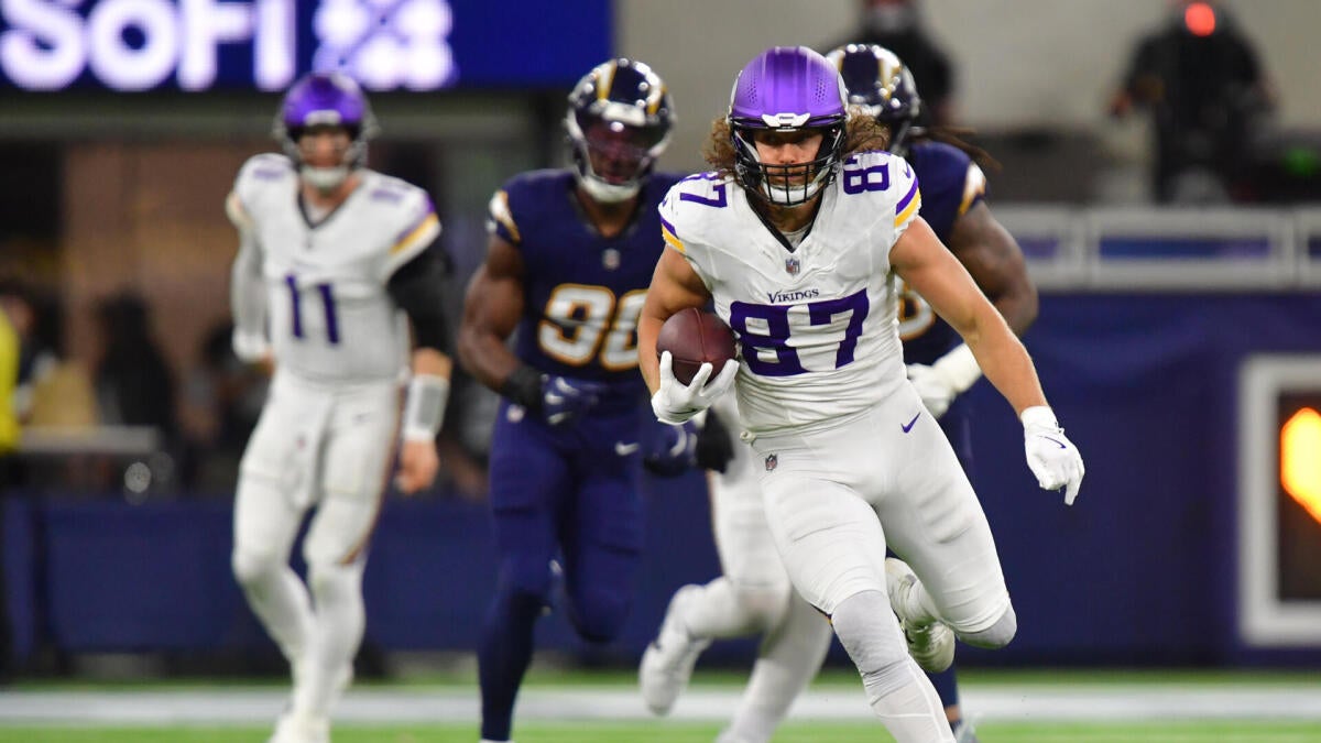 Fantasy football rankings, projections, lineups, sleepers for NFL Week 5, 2026 from advanced model