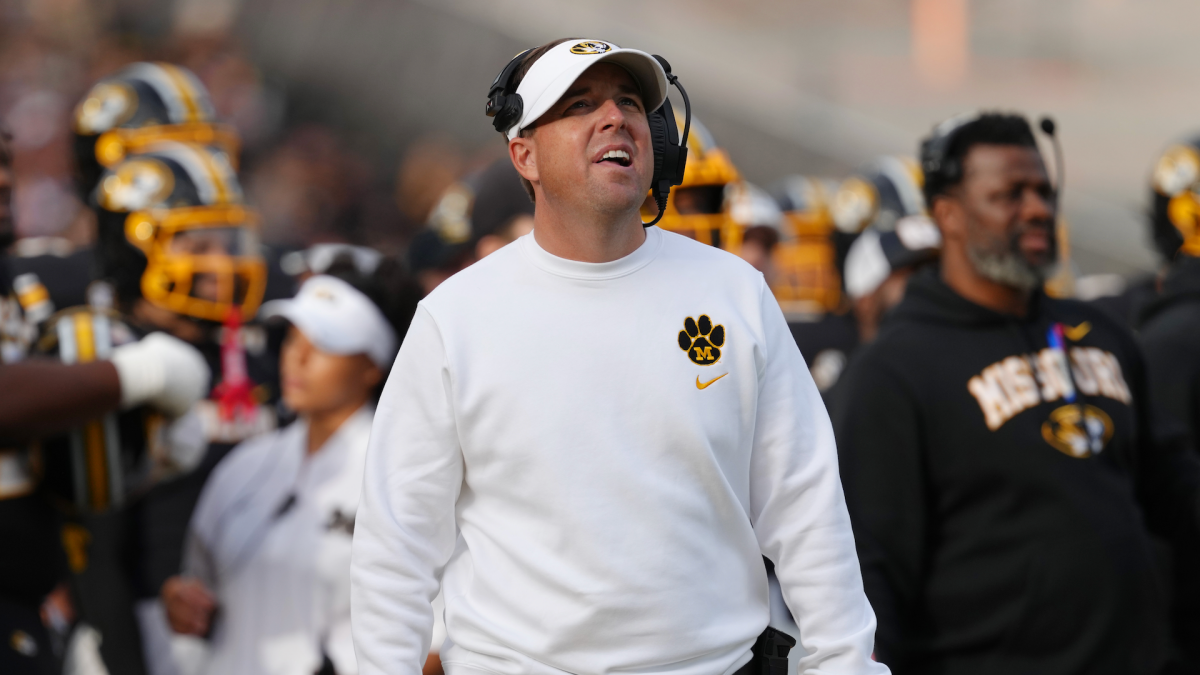 Missouri's Eli Drinkwitz on being spotlight of coaching carousel rumors: 'This stuff is just a distraction'