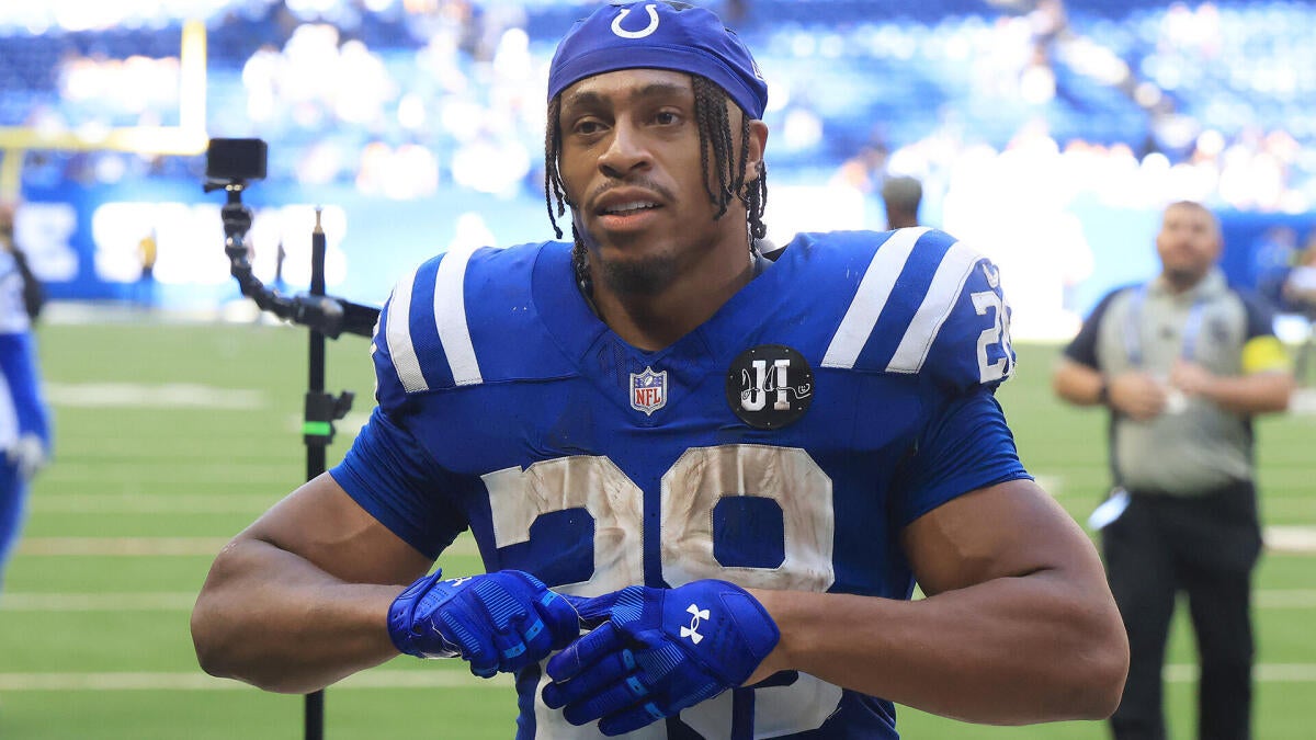 https://sportshub.cbsistatic.com/i/r/2025/11/20/0dfaa75a-f080-416a-8632-5f92e6524199/thumbnail/1200x675/be3ef5b67fcfc867cd1a777930f77f82/jonathan-taylor-colts-g.jpg