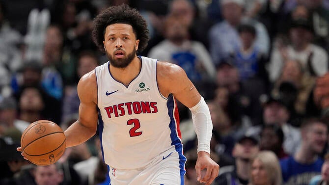 Detroit Pistons v Milwaukee Bucks