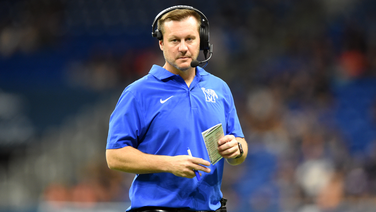 Arkansas targeting Ryan Silverfield: Razorbacks tap Memphis coach to replace Sam Pittman