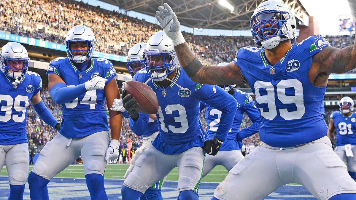 https://sportshub.cbsistatic.com/i/r/2025/12/01/65aacf26-4190-4db0-af75-09dfe29fe335/thumbnail/1200x675/d2ffa066a6833fd8904fb9199898cd45/getty-seattle-seahawks-celebrate.jpg