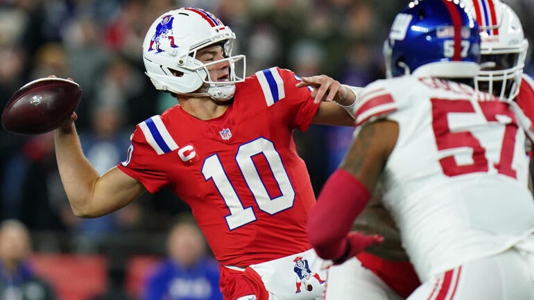 Patriots dominate in all three phases, dismantle Giants on 'Monday Night Football' for 10th straight win