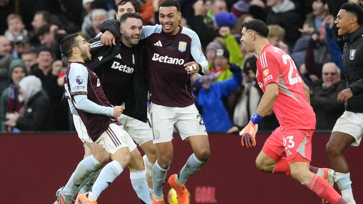 Arsenal run out of gas as Aston Villa find last-gasp winner to down Premier League leaders at Villa Park