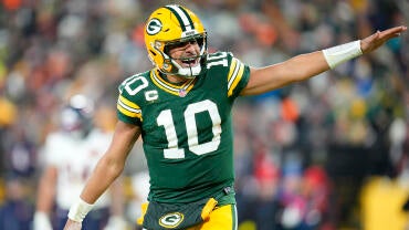 Chicago Bears v Green Bay Packers - NFL 2025