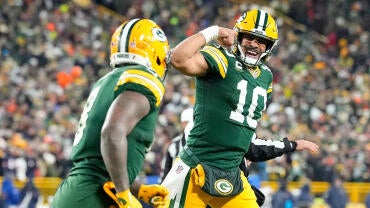 Chicago Bears v Green Bay Packers - NFL 2025