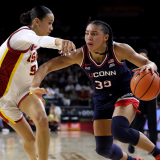 azzi-fudd-jazzy-davidson-uconn-usc.png