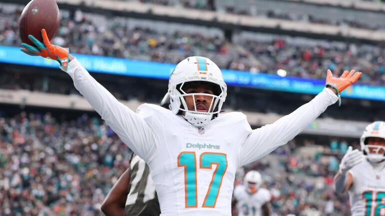 tua-tagovailoa-miami-dolphins