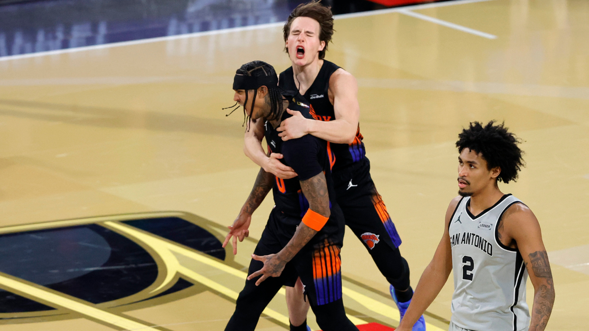 Knicks rally past Spurs to capture NBA Cup title