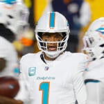 tua-tagovailoa-dolphins.jpg