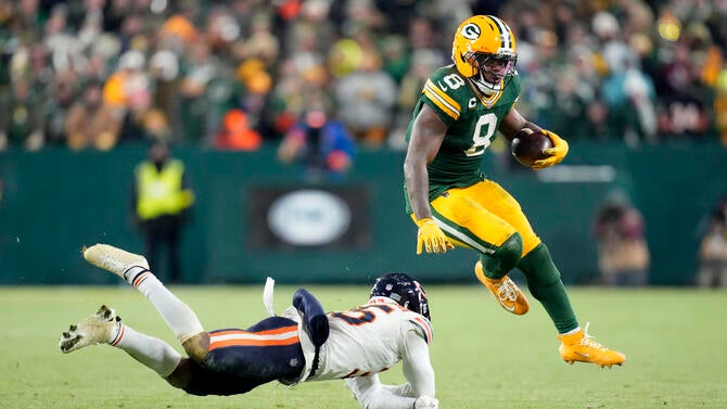 Chicago Bears v Green Bay Packers - NFL 2025