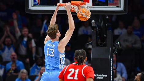 COLLEGE BASKETBALL: DEC 20 CBS Sports Classic North Carolina vs Ohio State