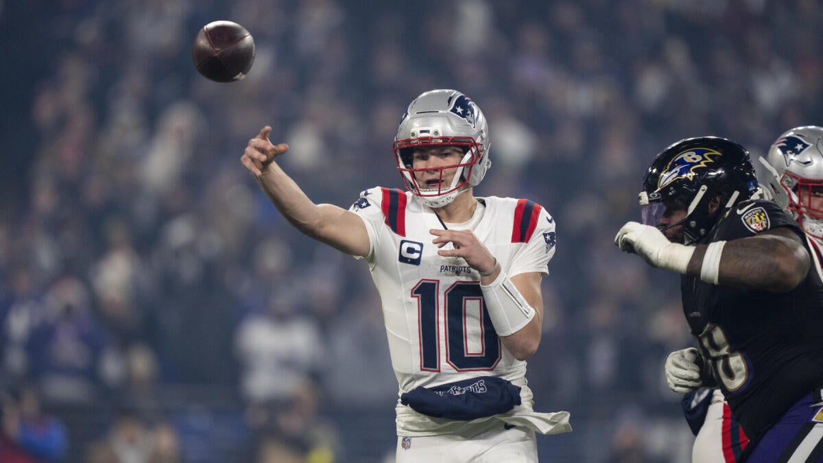 https://sportshub.cbsistatic.com/i/r/2025/12/22/19a2d88b-672d-4d22-abf2-0914447fe396/thumbnail/1200x675/f8b17d35252d9cc97b46cc87e0fa682f/drake-maye-patriots-4.jpg