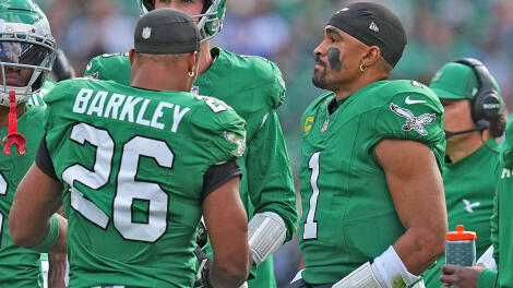 getty-saquon-barkley-jalen-hurts-eagles.jpg