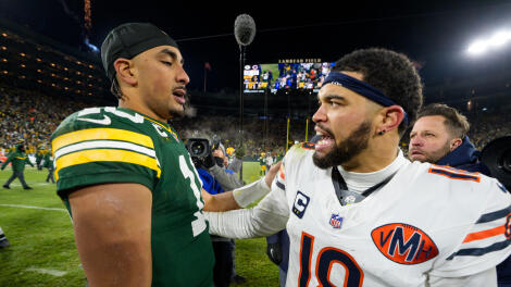 Chicago Bears v Green Bay Packers - NFL 2025
