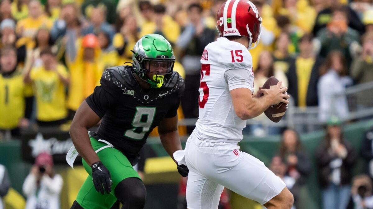 Oregon vs. Indiana betting odds, best bets, predictions for College Football Playoff semifinal