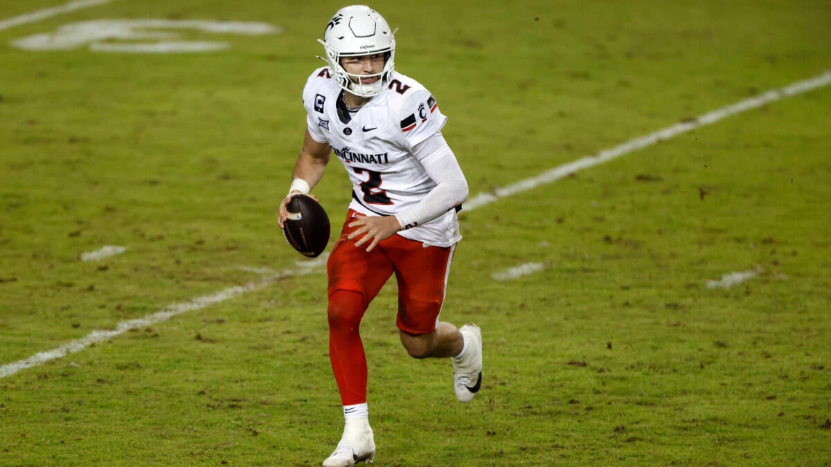 Texas Tech celebrates signing of QB Brendan Sorsby with Times Square billboard