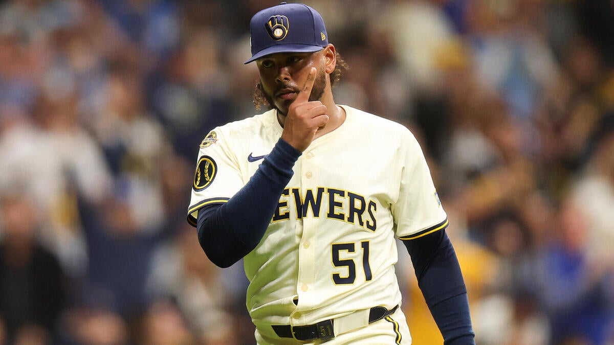 https://sportshub.cbsistatic.com/i/r/2026/01/10/836022bb-643f-4d90-bf5b-f525ce2ffd36/thumbnail/1200x675/1ff20310659dbe2cecdc24ccb48ec9f1/freddy-peralta-brewers-g.jpg