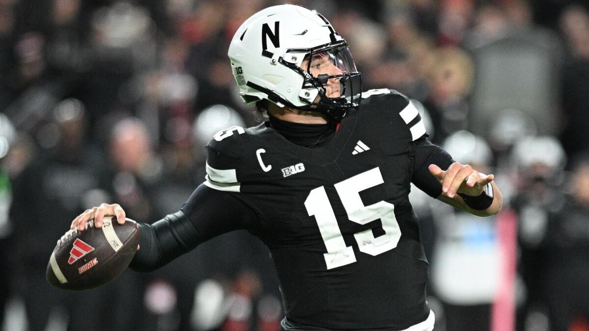 Dante Moore, Dylan Raiola in the same Oregon QB room? It's possible Ducks add Nebraska transfer as 2026 backup