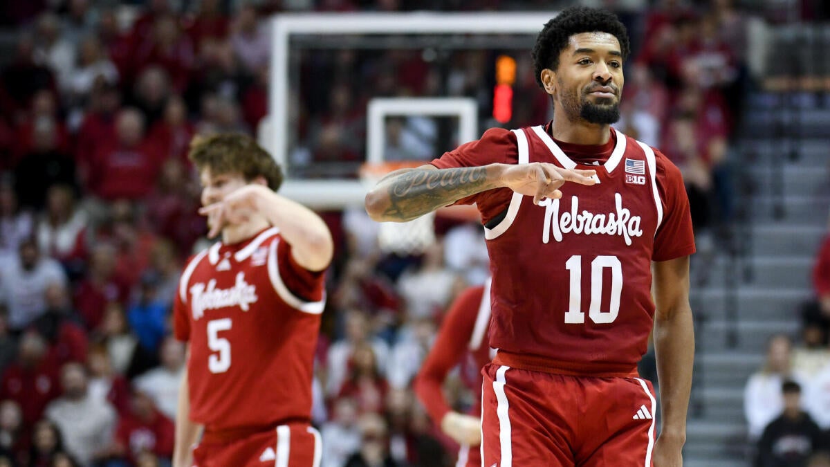 College basketball scores, winners, losers: Michigan loses first game, Nebraska tops Indiana, remains unbeaten
