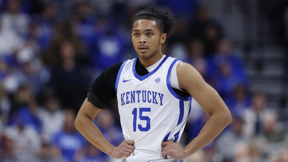 Kentucky PG Lowe (shoulder) out for season, adding to Wildcats' woes