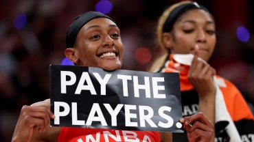 wnba-union-brittney-sykes-pay-the-players.png