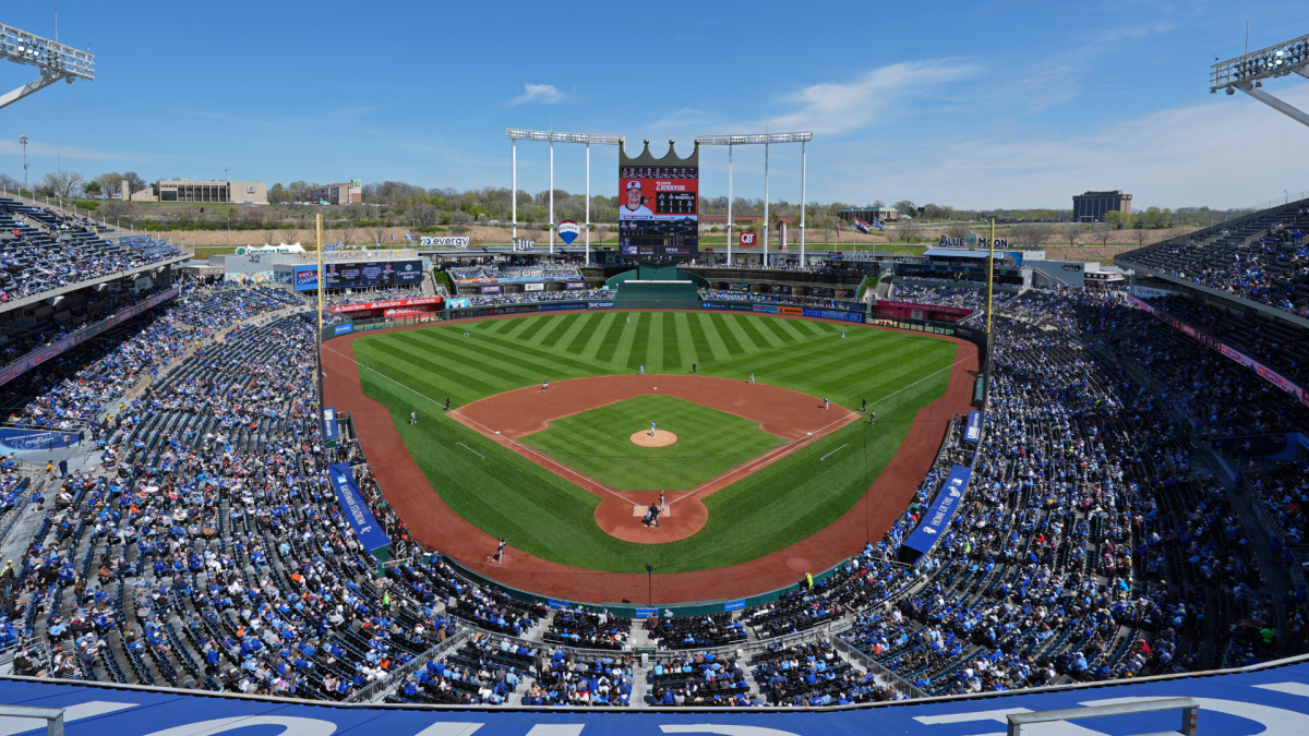 Royals Adjust Kauffman Stadium Dimensions to Benefit Power Hitters