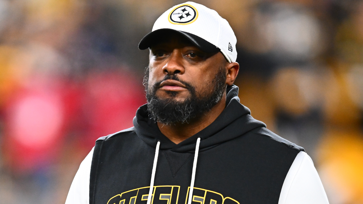 Mike Tomlin mum on Steelers' coaching future after playoff loss to Texans, Aaron Rodgers offers support