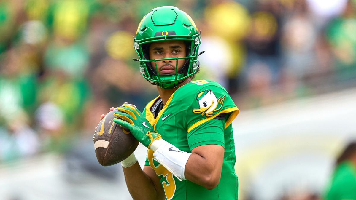 Dante Moore staying at Oregon, will not declare for 2026 NFL Draft despite projecting as top-five pick