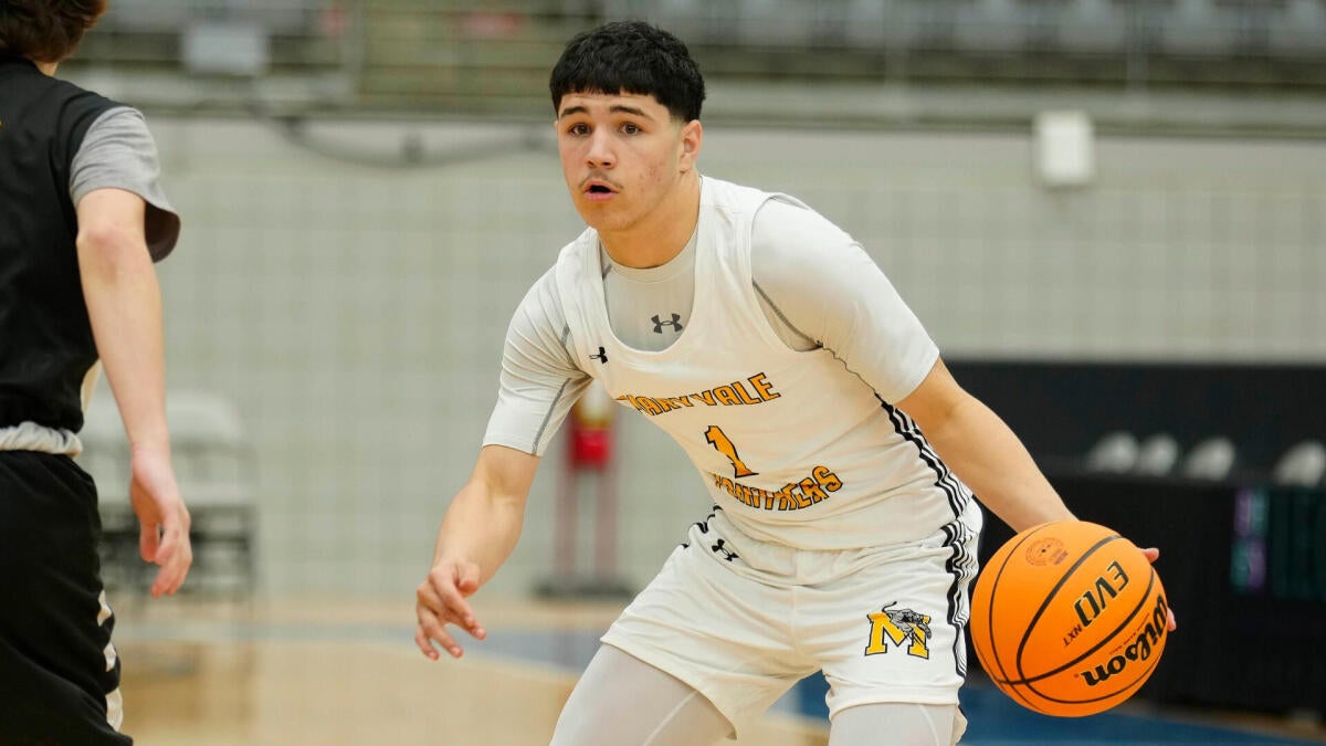 Arizona high school basketball player Adrian Stubbs scores 100 points in three quarters, shatters state record