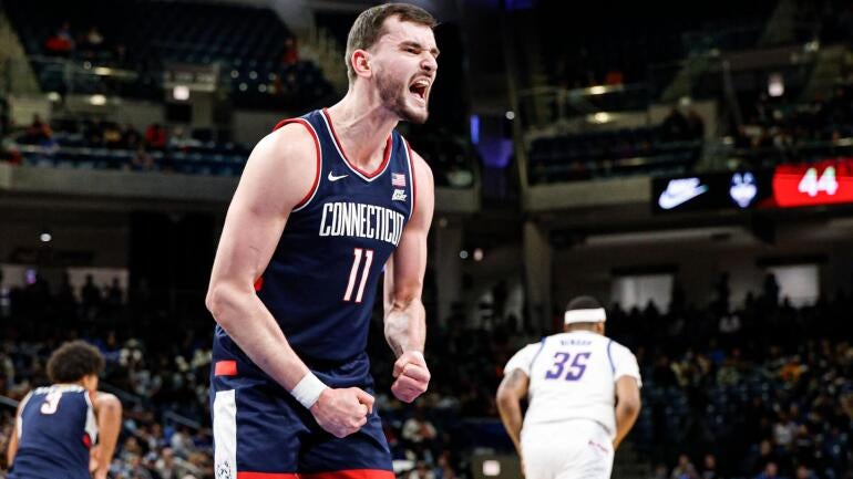 alex-karaban-uconn-huskies