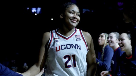 sarah-strong-uconn-midseason-awards.png
