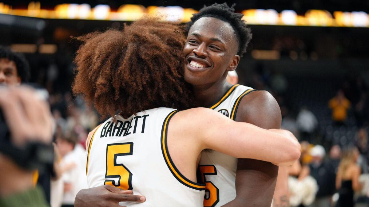 WATCH: Missouri sinks back-to-back buzzer-beaters, stuns Oklahoma in dramatic overtime victory