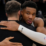 giannis-getty-37.png