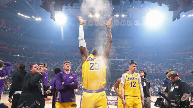 Cavaliers spoil LeBron James’ return, riding big 3rd quarter to 129-99 ...